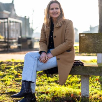 Elke_buiten_website_1